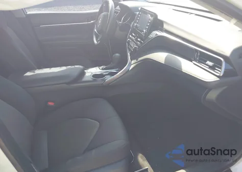 2023 Toyota Camry Le z USA, uszkodzony, nr VIN 4T1R11AKXPU181357